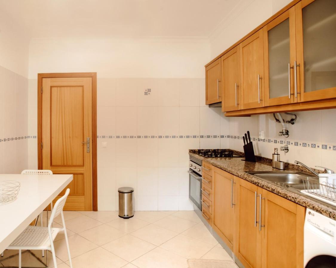 Harbour'S Way, Spacious And Cosy Apartment, With Ac Olhão Екстериор снимка