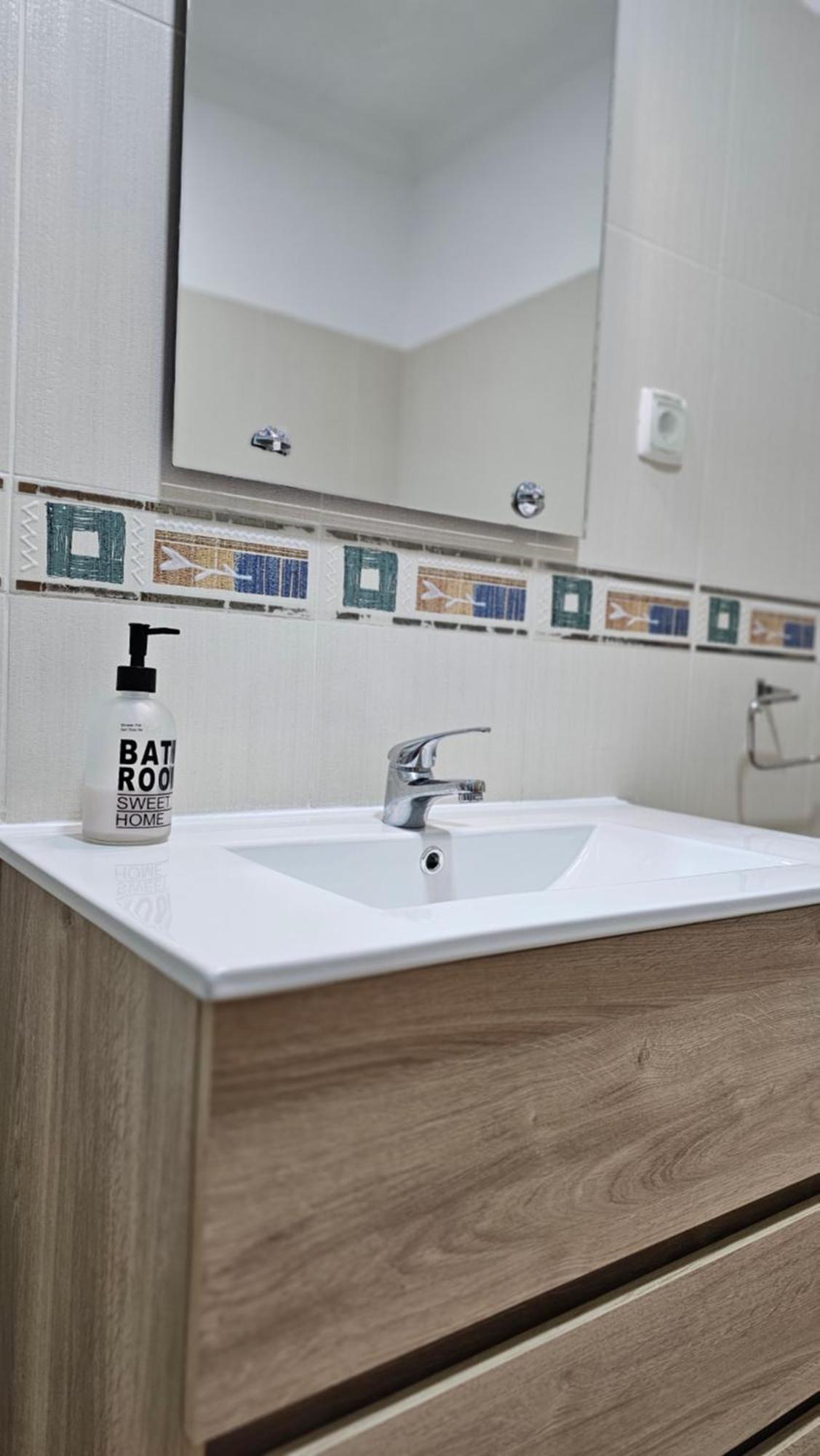 Harbour'S Way, Spacious And Cosy Apartment, With Ac Olhão Екстериор снимка